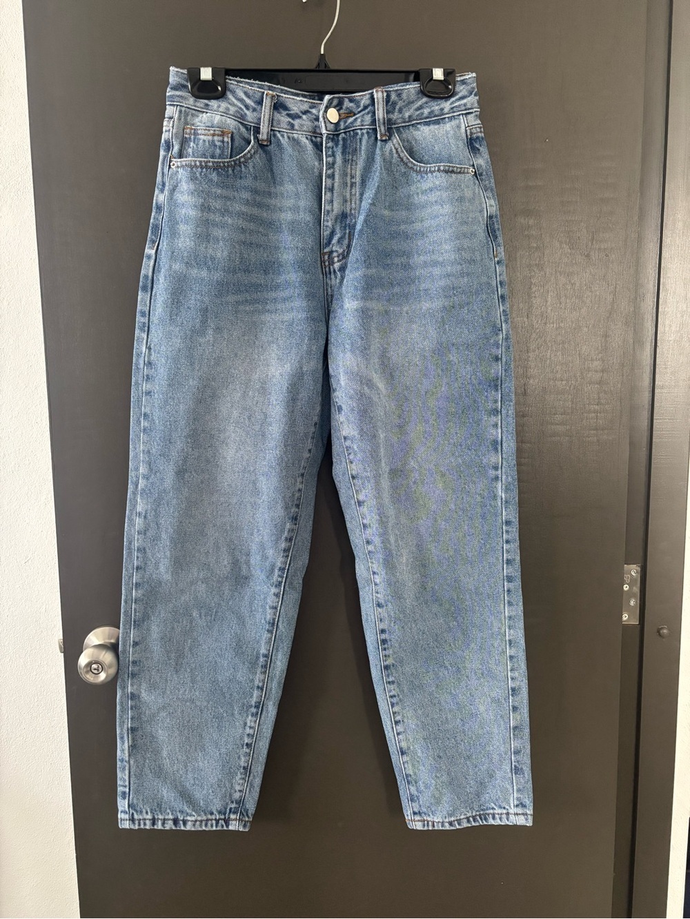 High-Rise Mom Fit Jeans - Light Wash - Size 28 - Like New